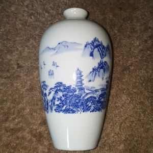 🗺 Landscape Chinese Porcelain Vase🗺